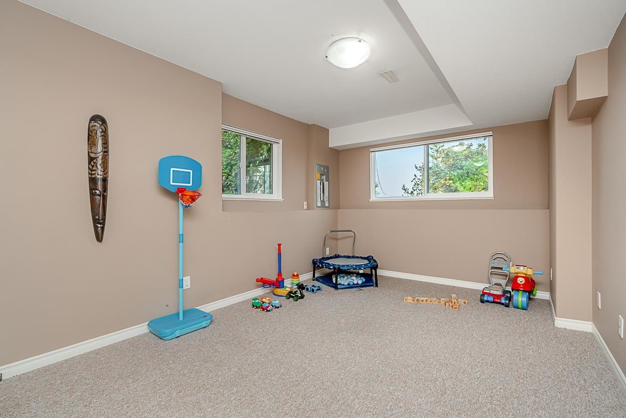 Listing Image 9