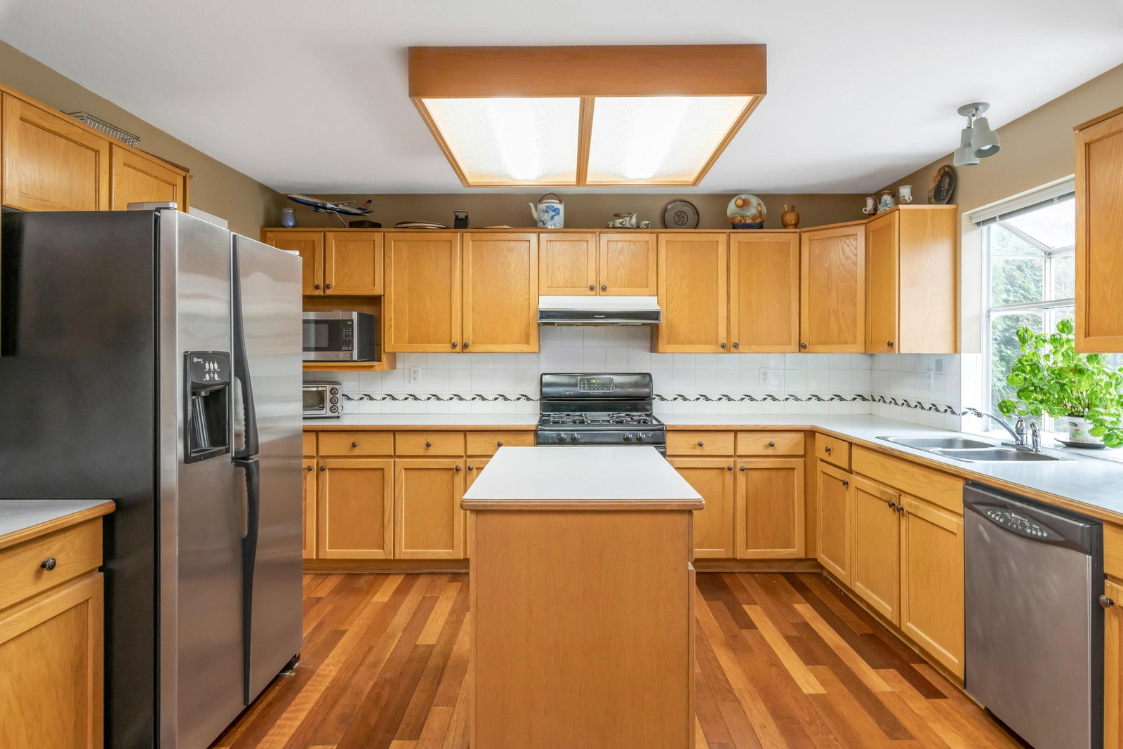 Listing Image 8