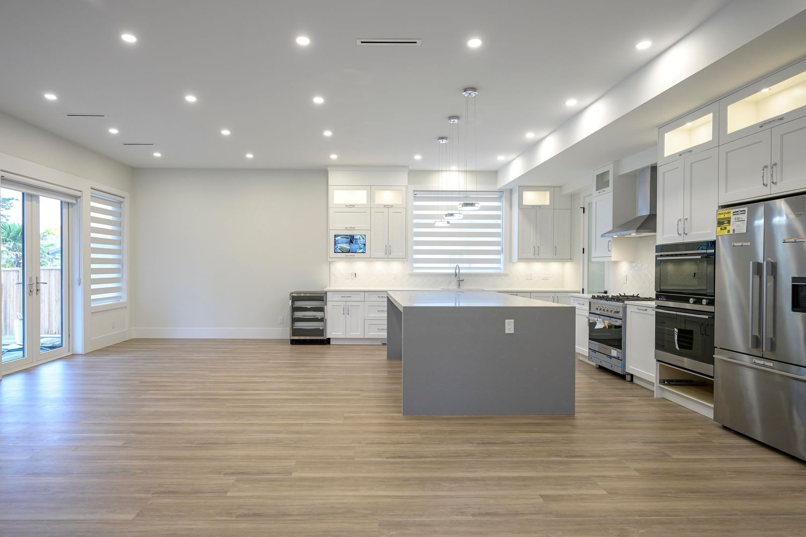 Listing Image 11