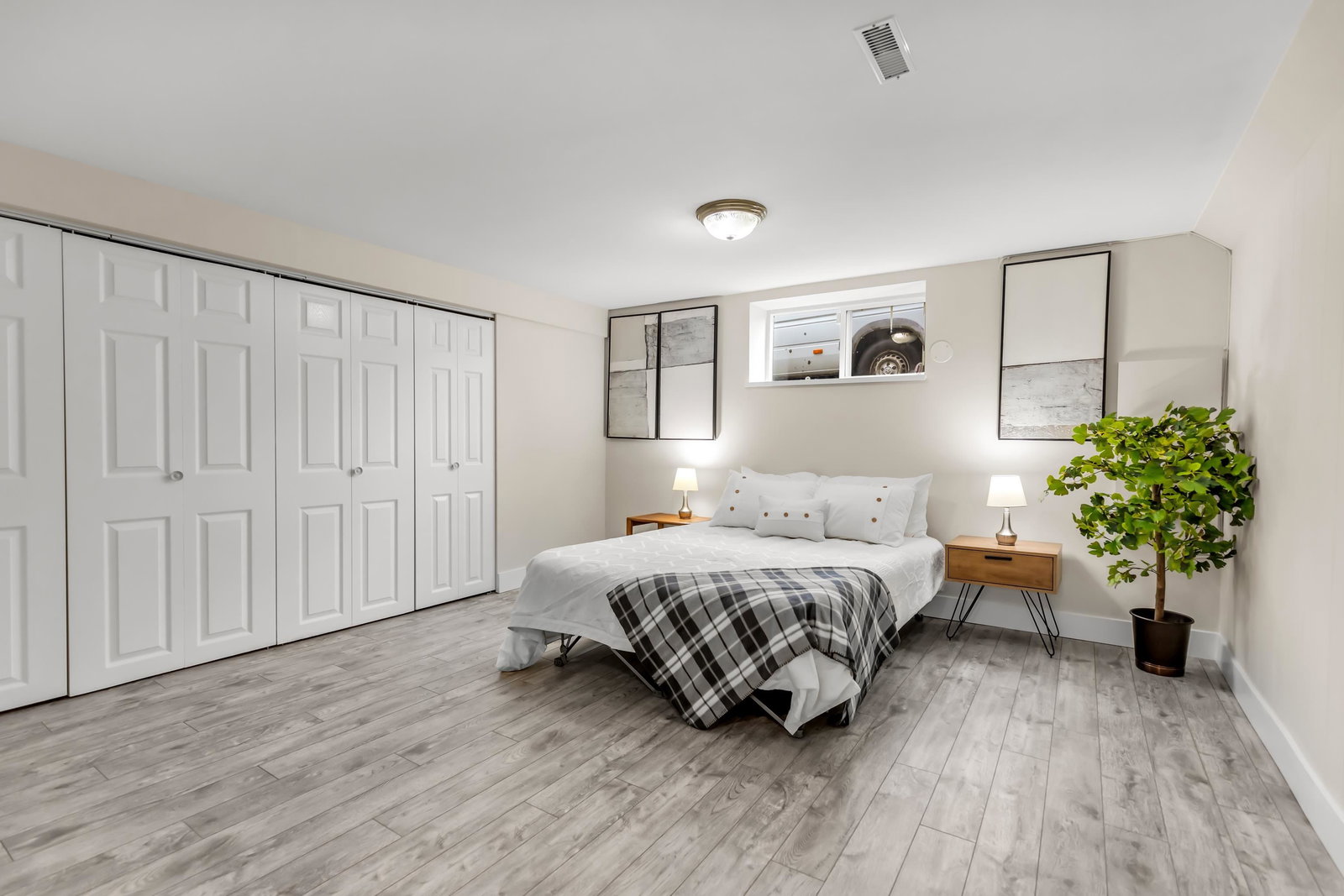Listing Image 24
