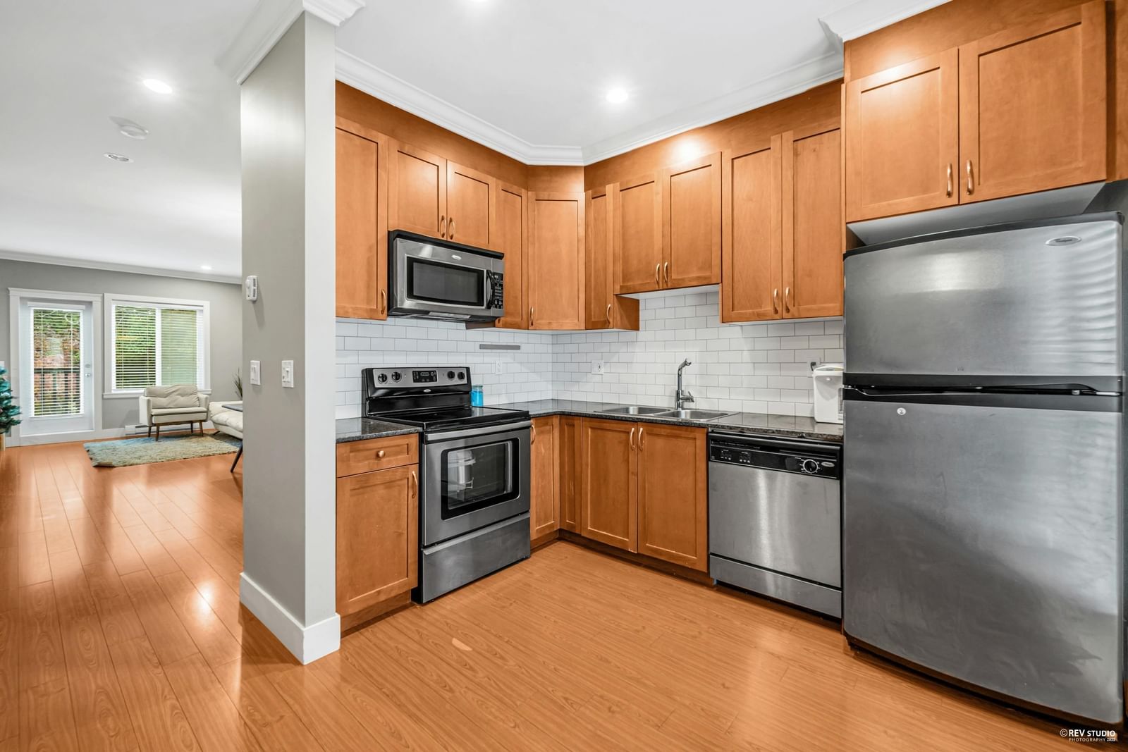 Listing Image 12