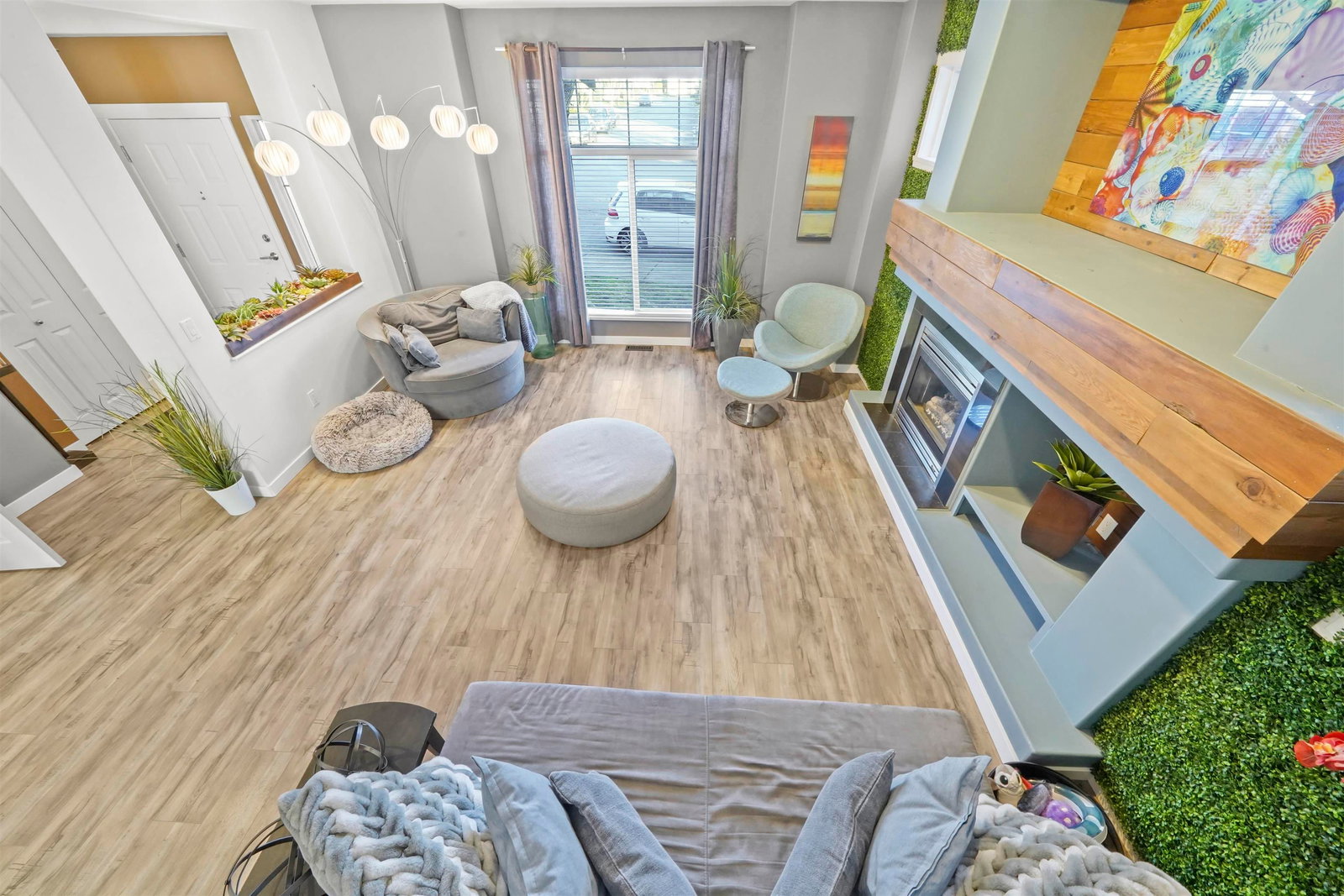 Listing Image 5