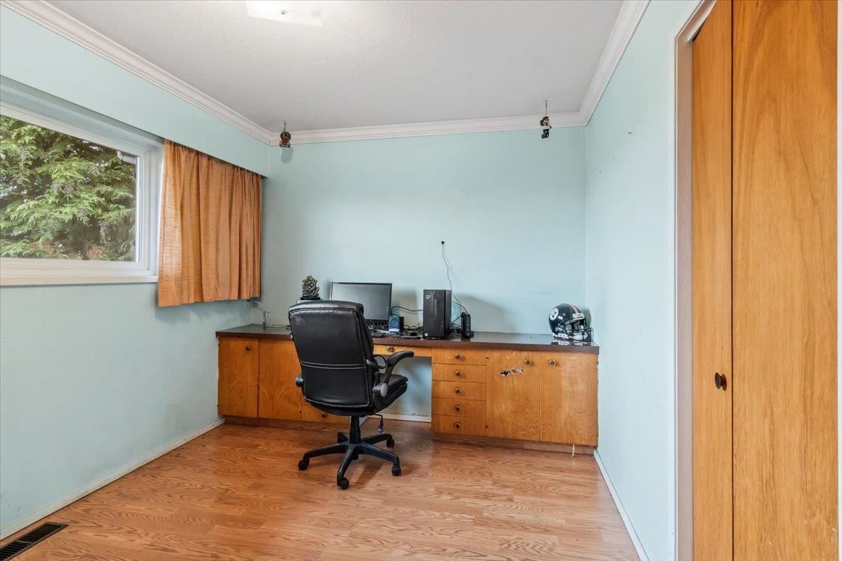 Listing Image 16