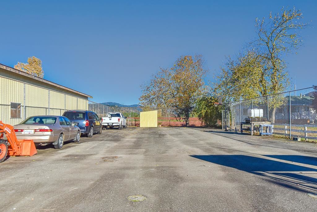 Listing Image 8