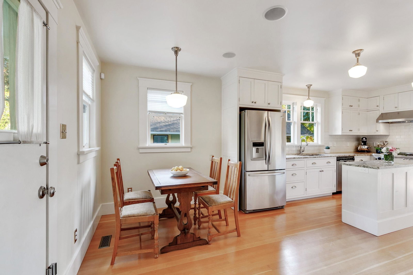 Listing Image 8