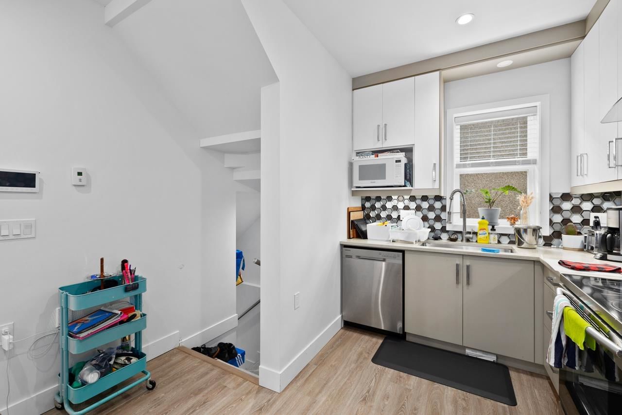Listing Image 11