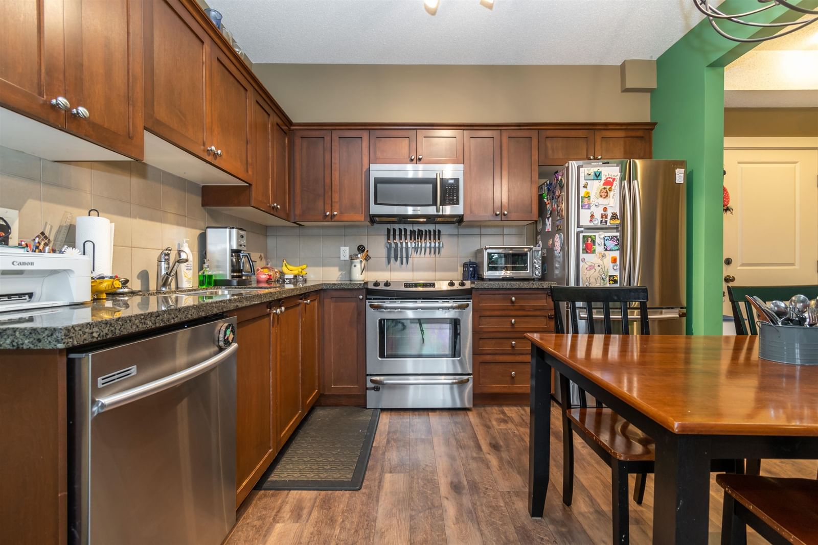 Listing Image 6