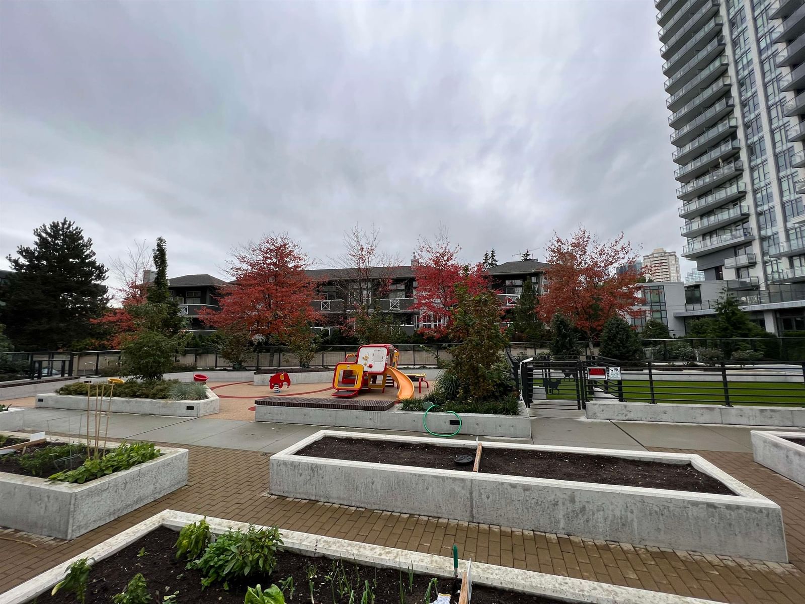 Listing Image 10