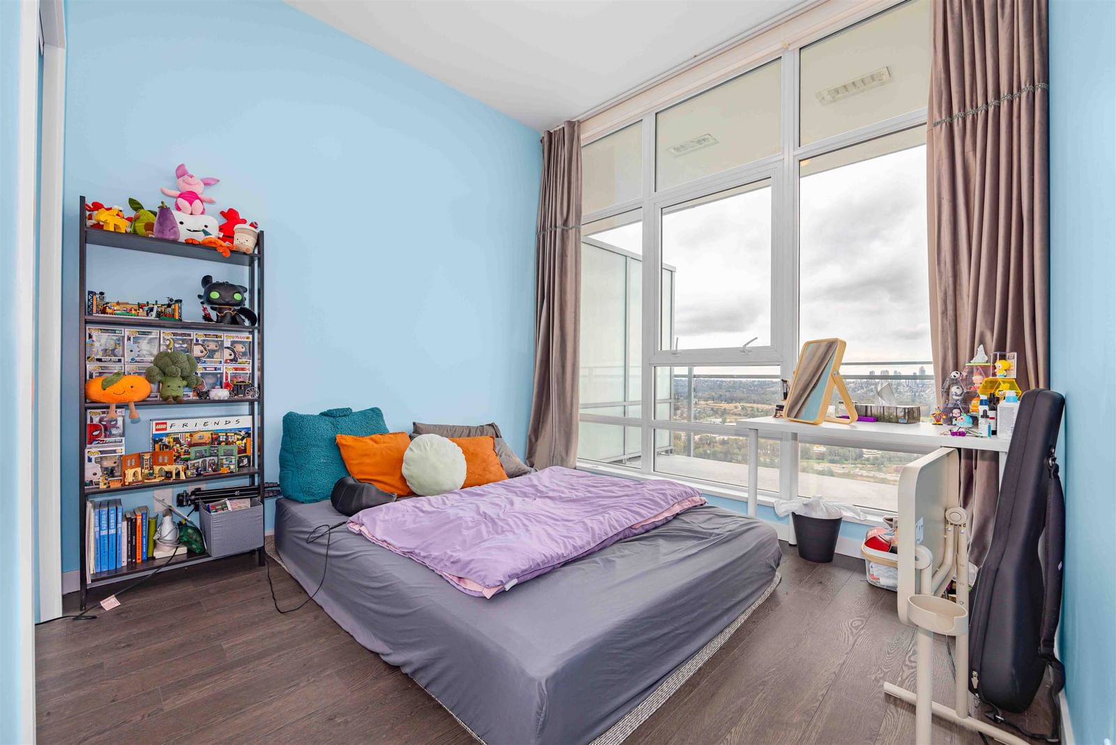 Listing Image 10