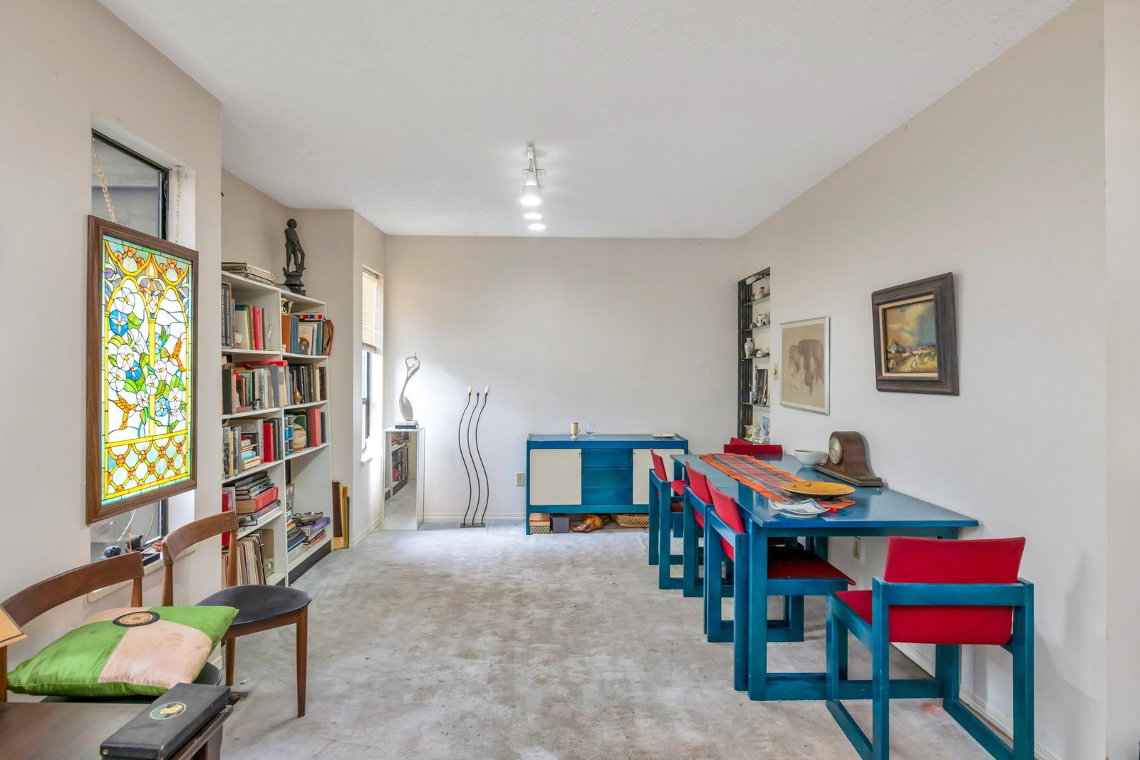 Listing Image 8