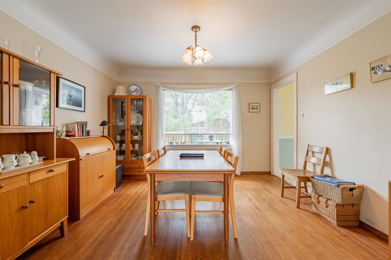 Listing Image 8