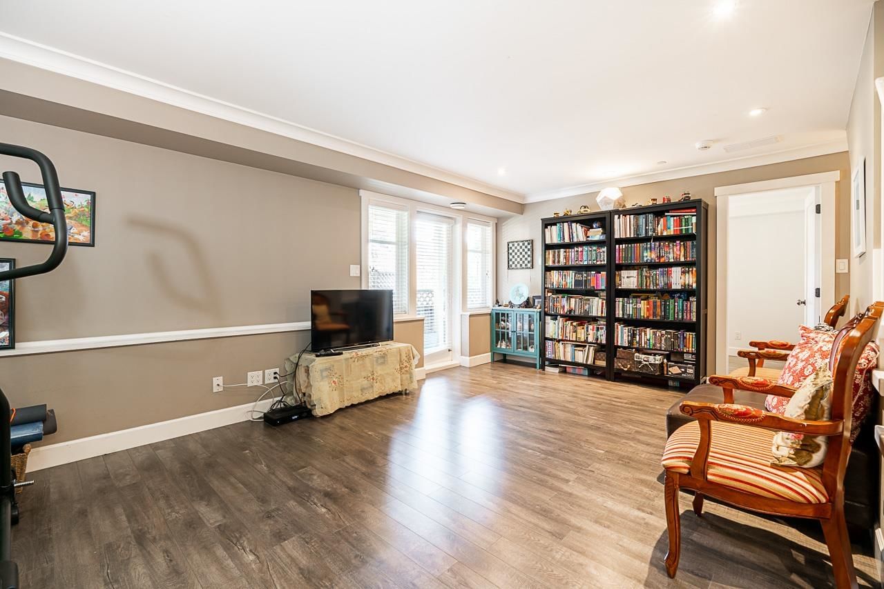 Listing Image 15