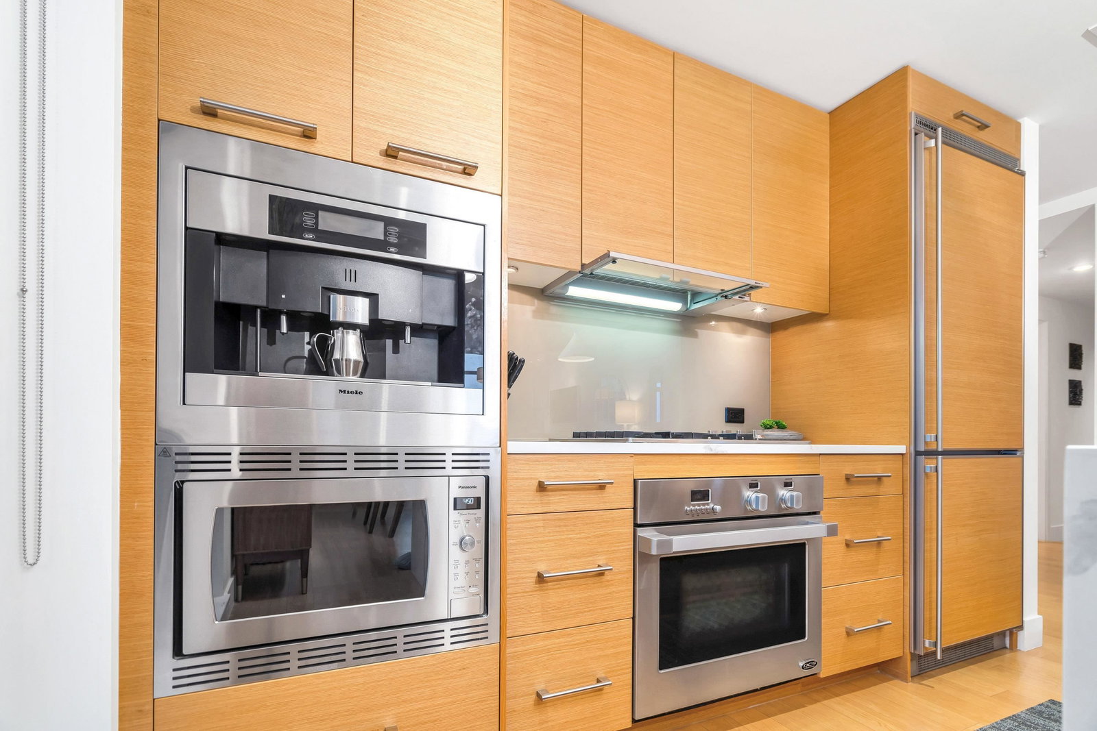 Listing Image 10
