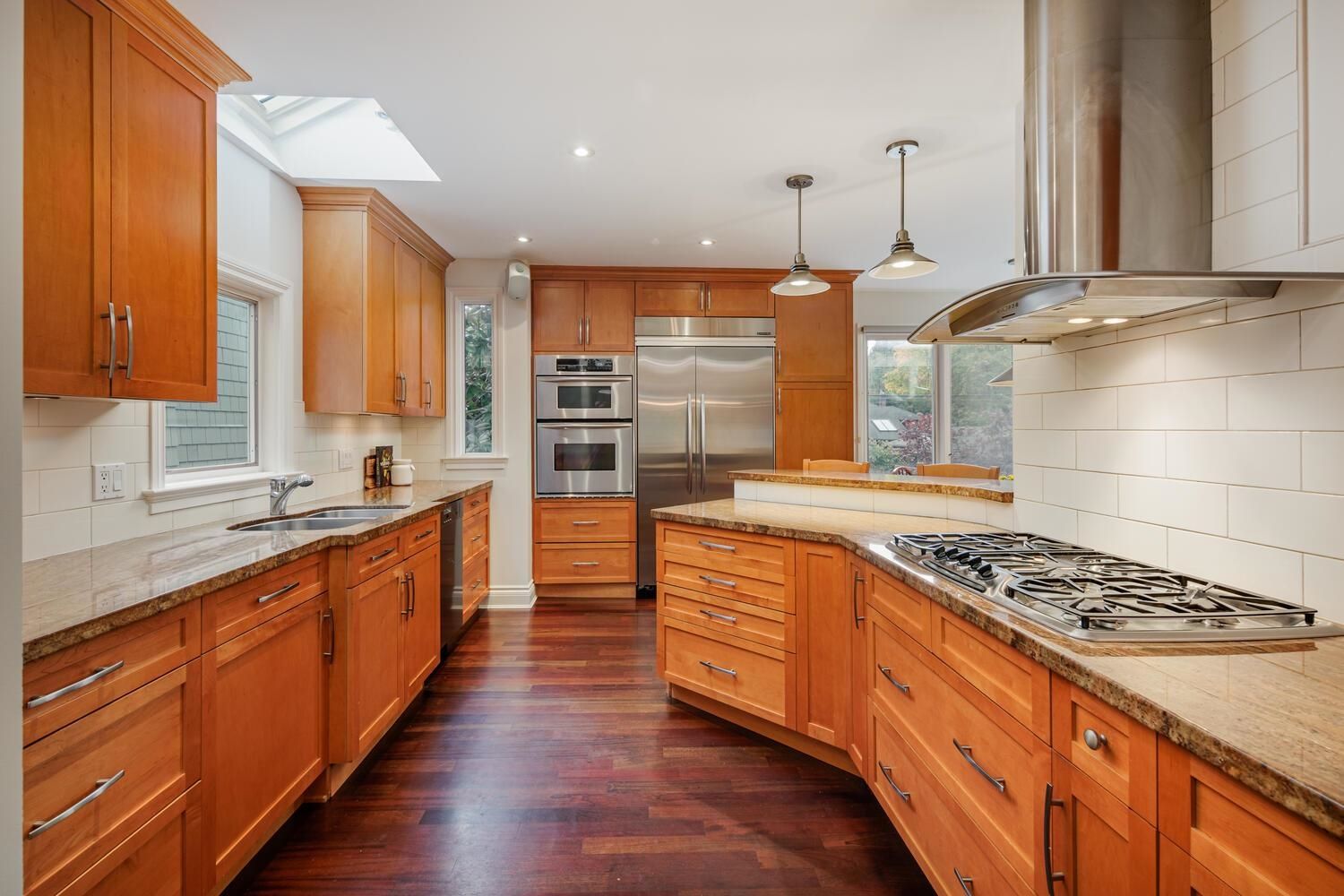 Listing Image 11