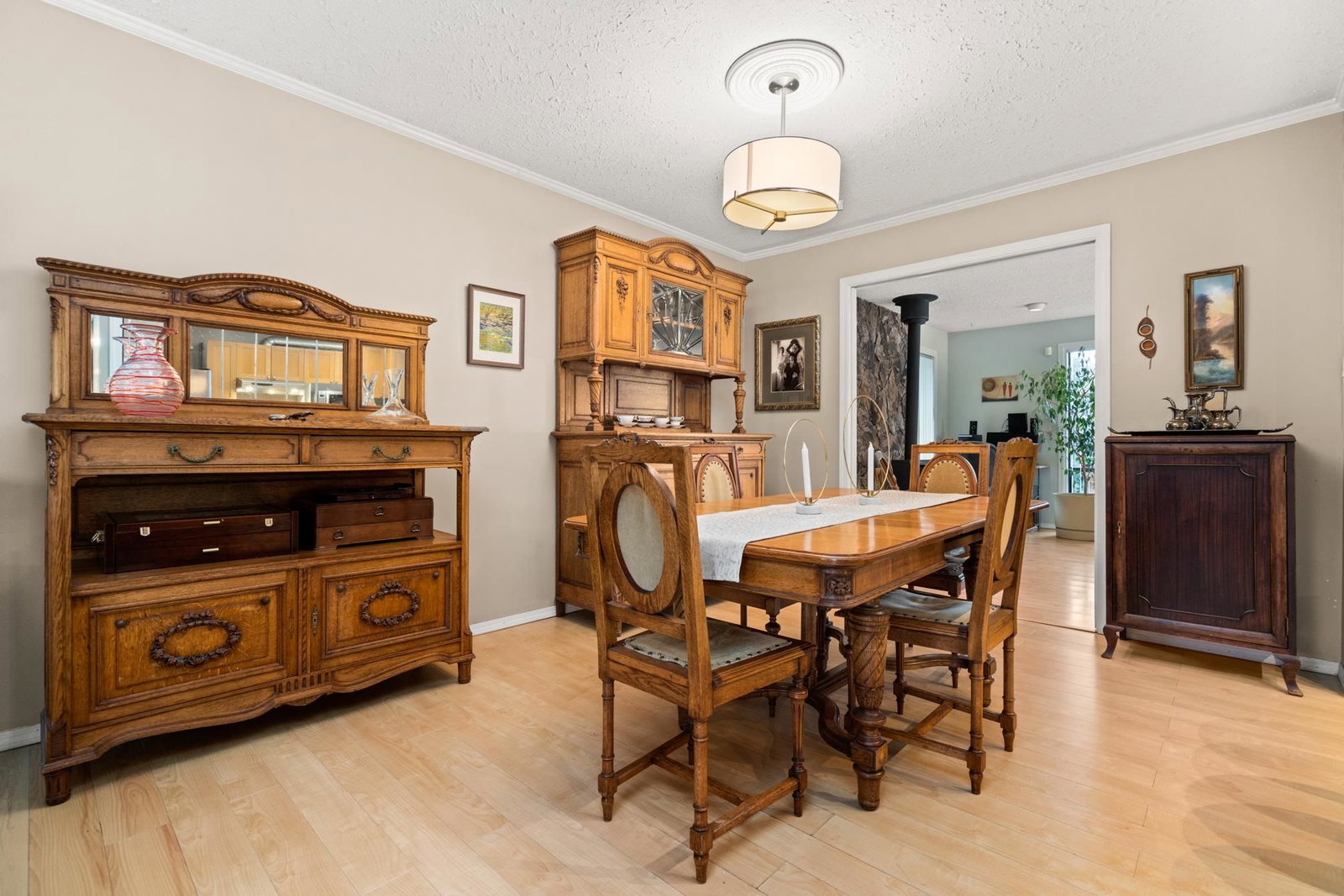 Listing Image 5