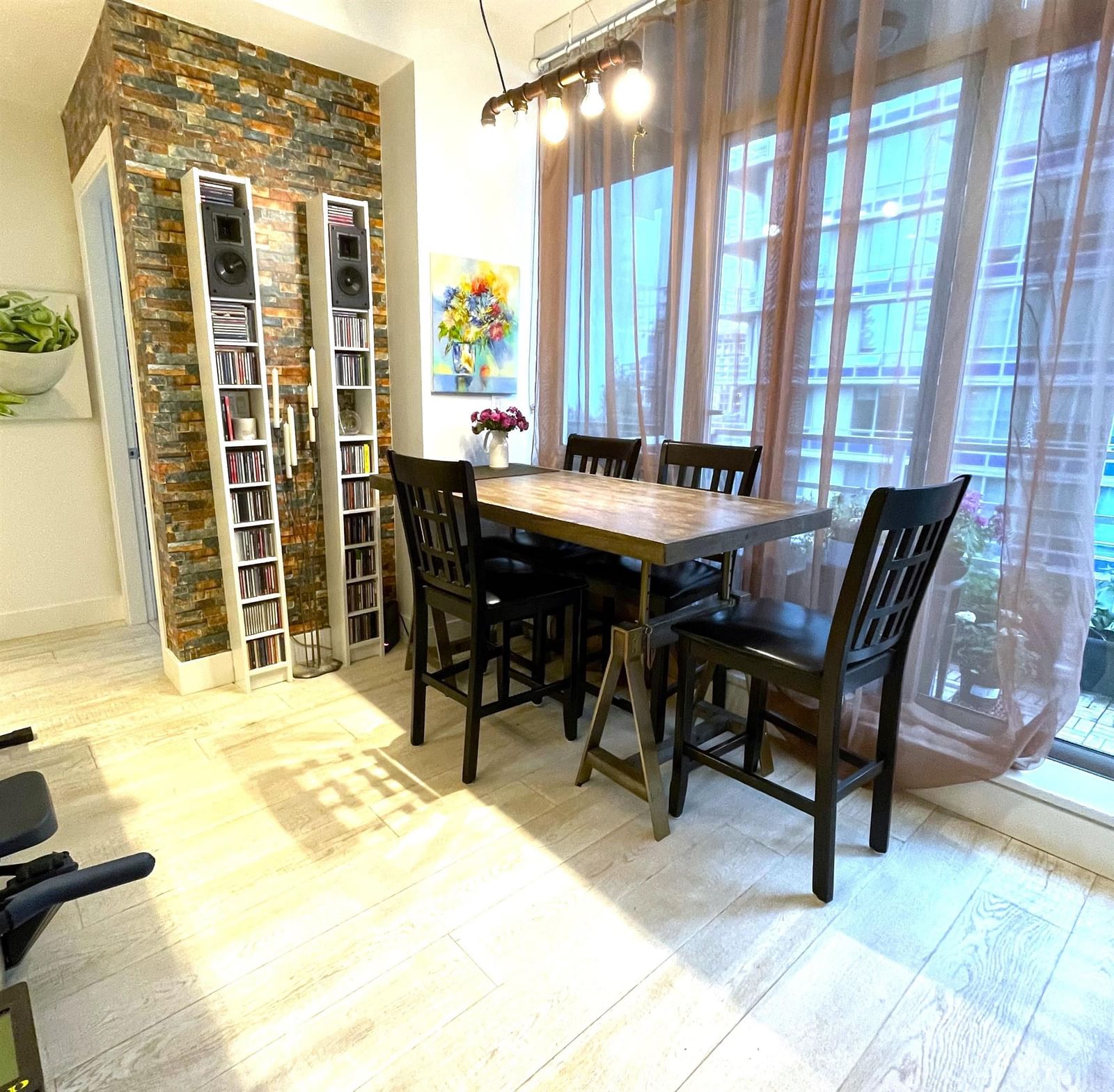 Listing Image 5