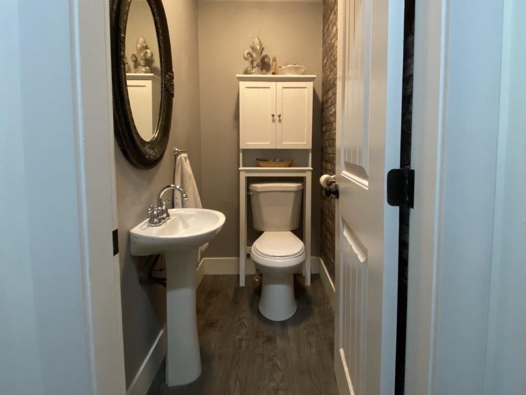 Listing Image 11