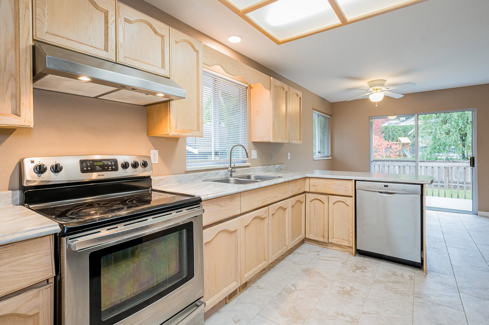 Listing Image 9