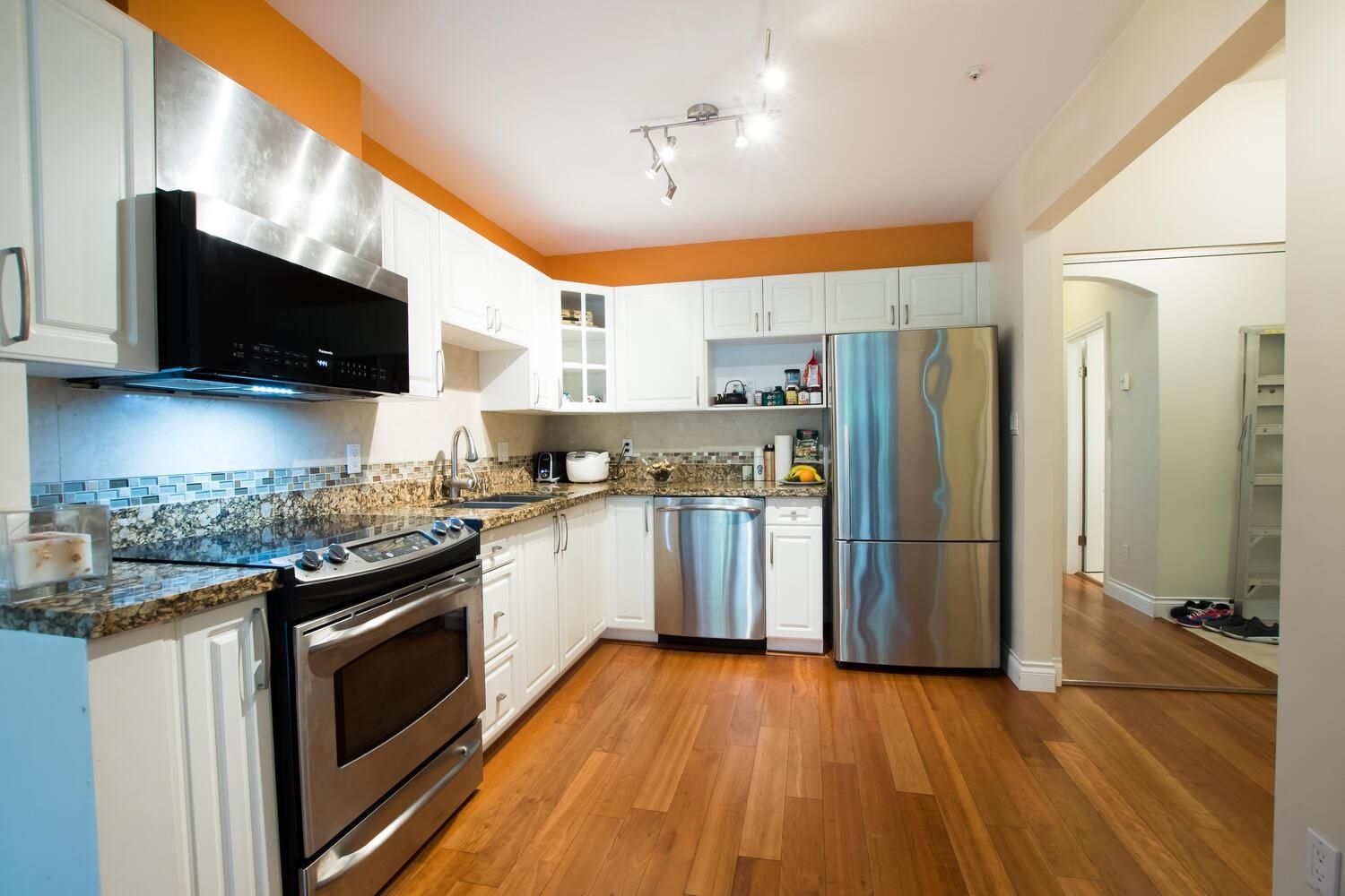 Listing Image 19