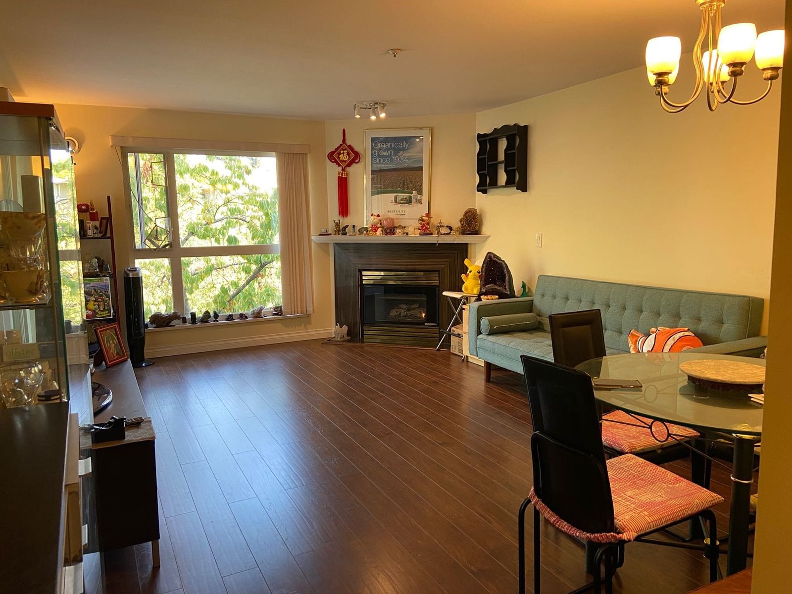 Listing Image 3