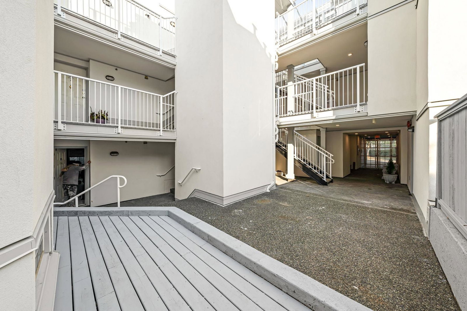 Listing Image 23