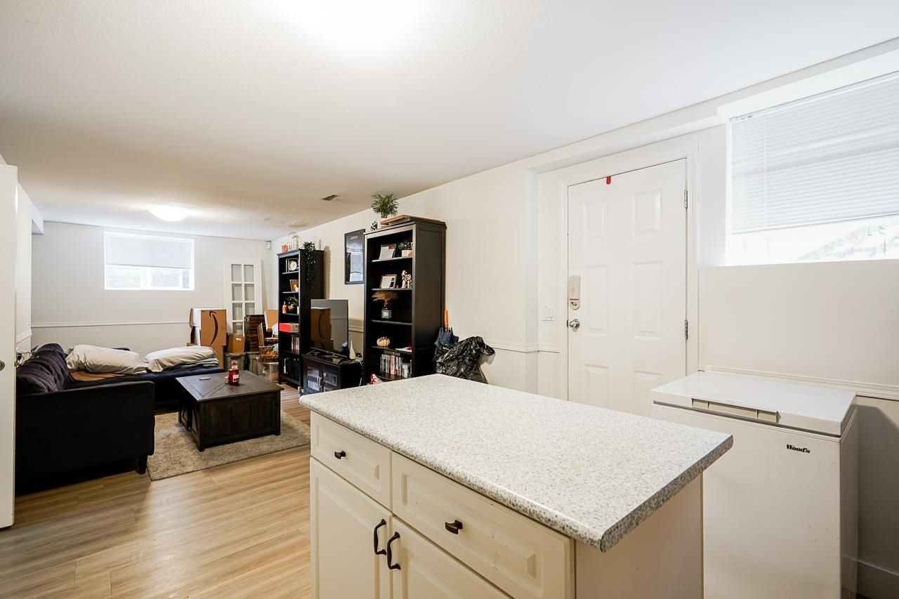Listing Image 22