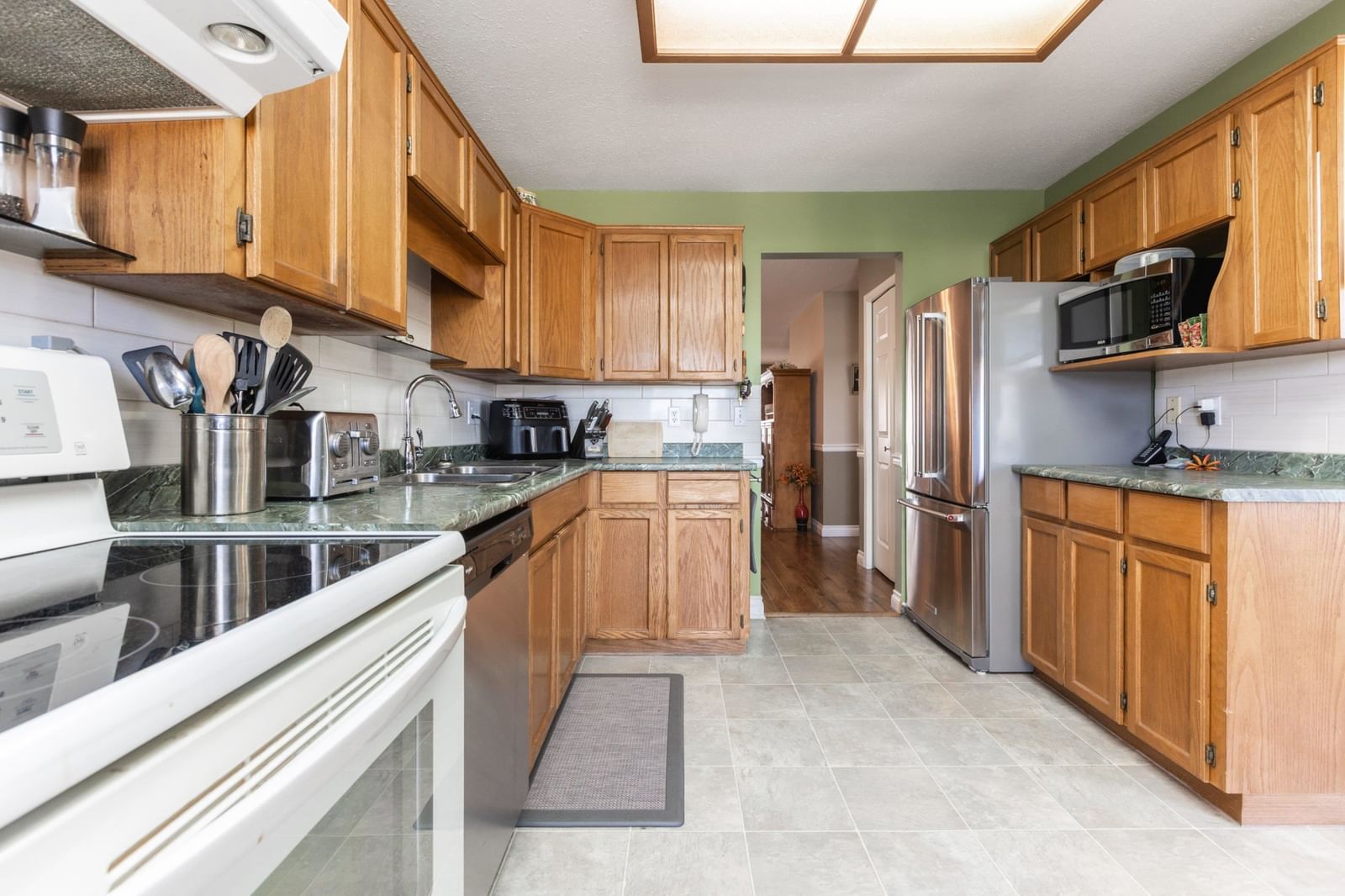 Listing Image 12