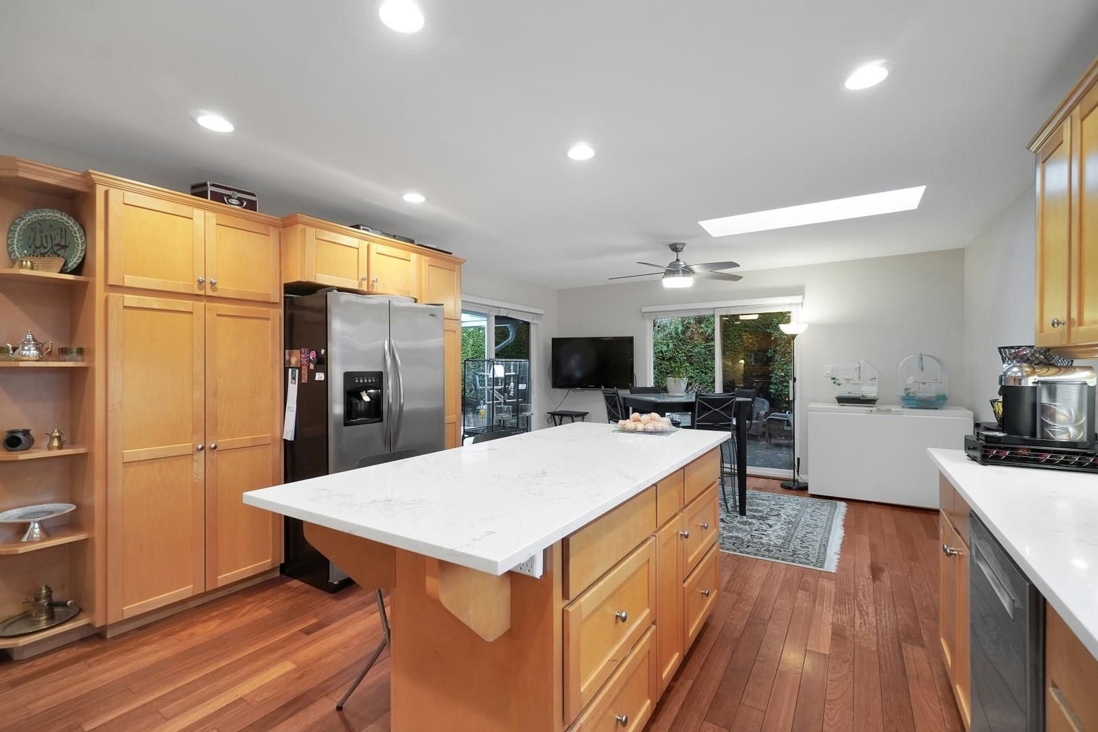 Listing Image 9