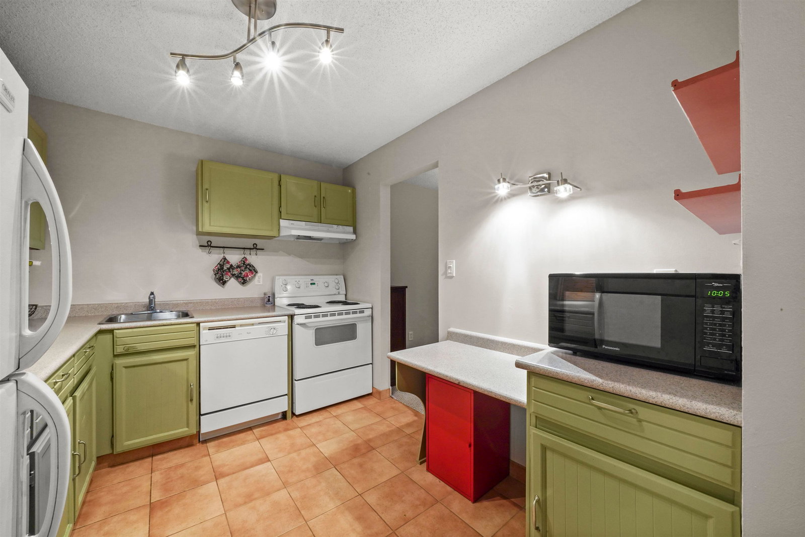 Listing Image 5