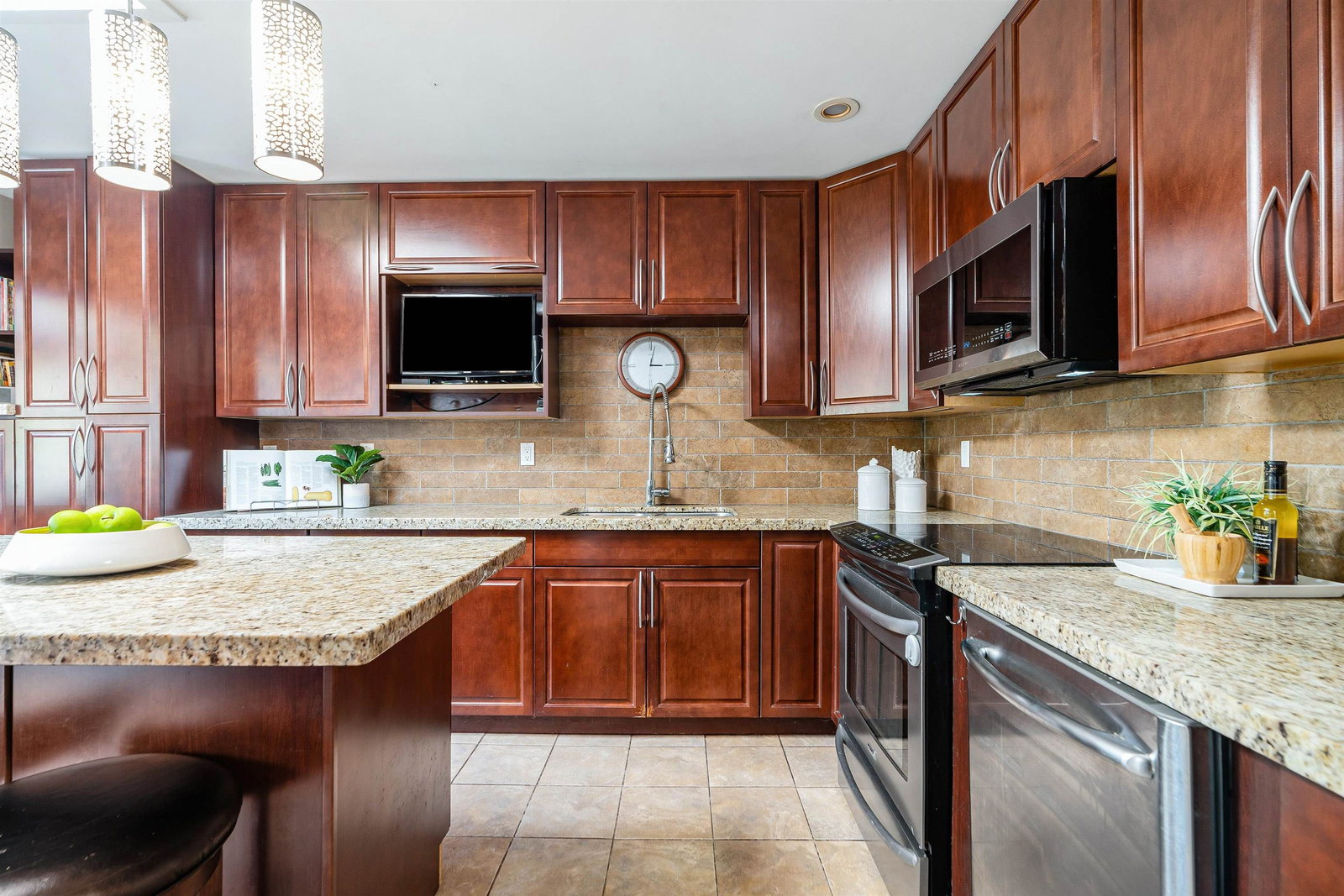 Listing Image 10
