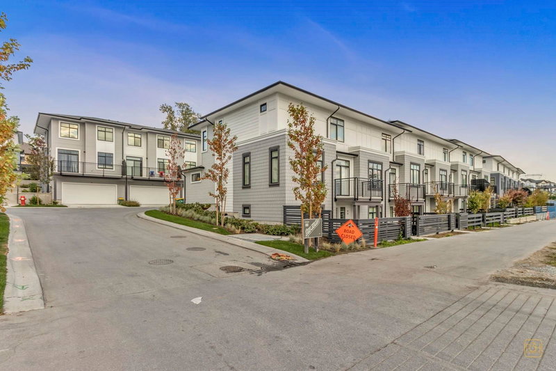 98 - 15255 Sitka Drive, Surrey, V3S 0B1 | Image 2