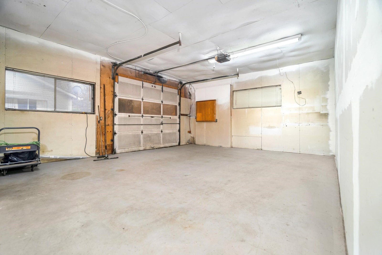 Listing Image 37