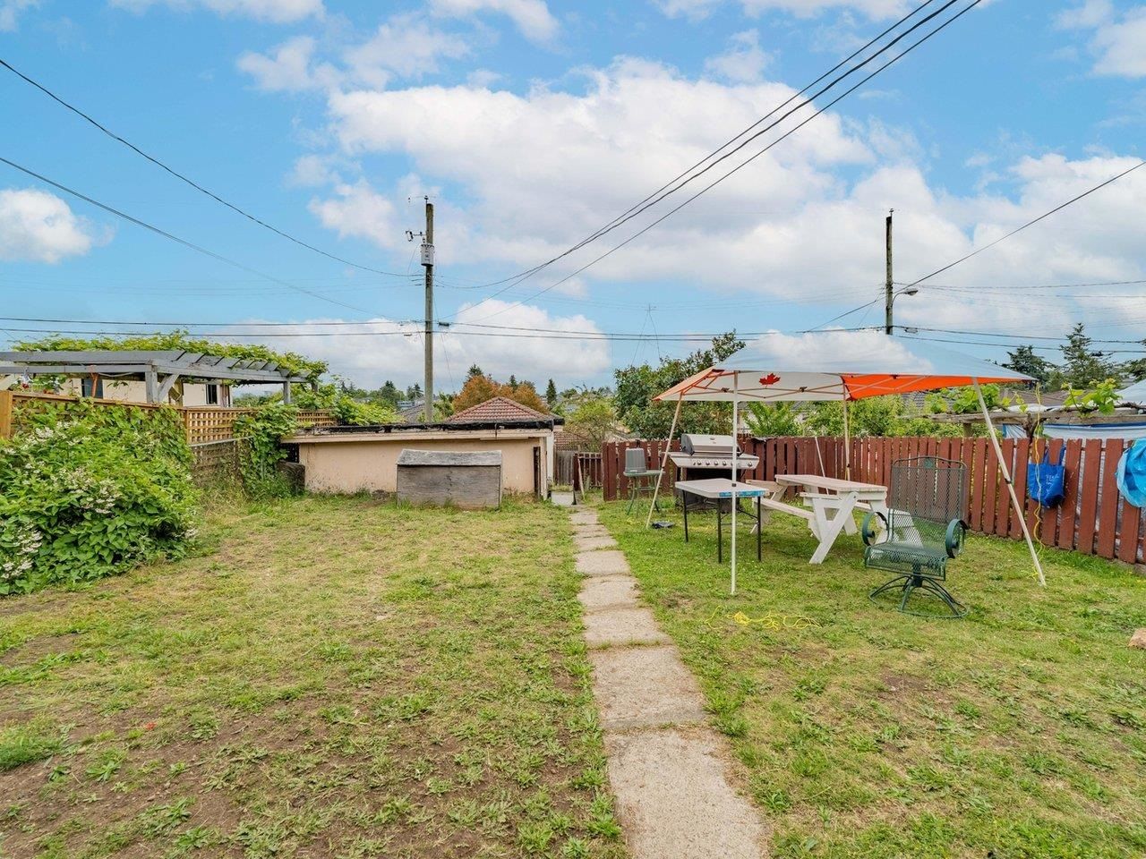 Listing Image 6