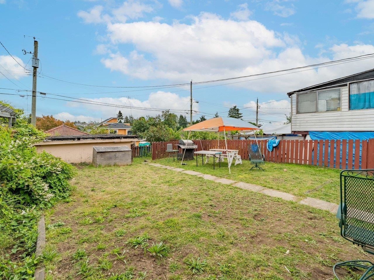 Listing Image 8