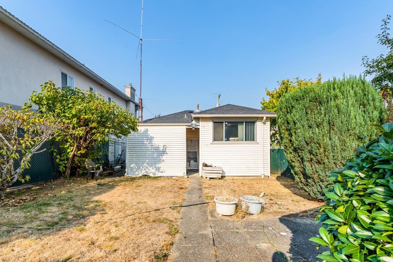 Listing Image 8