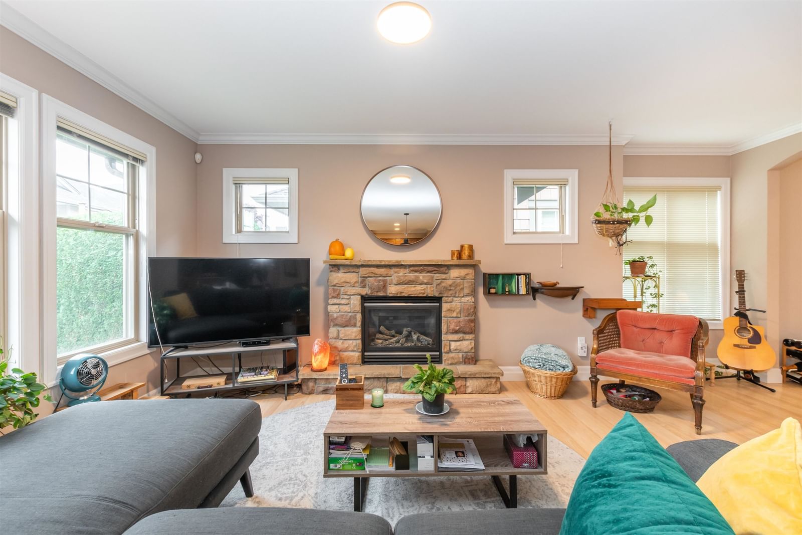 Listing Image 11