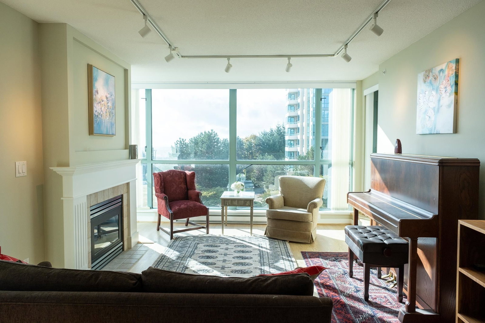 Listing Image 11