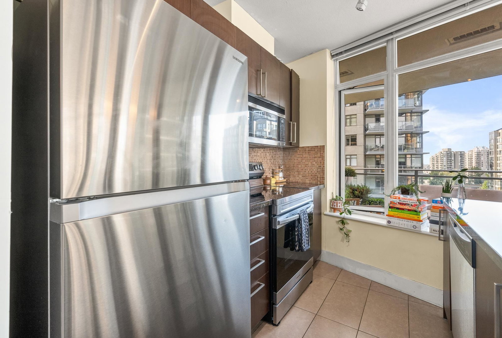 Listing Image 10