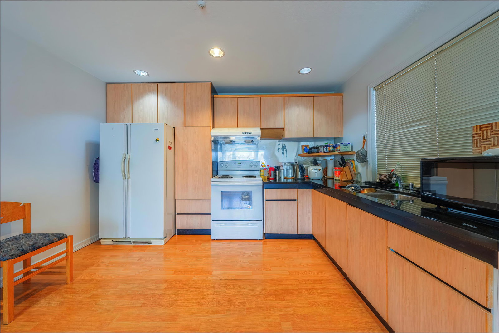 Listing Image 5