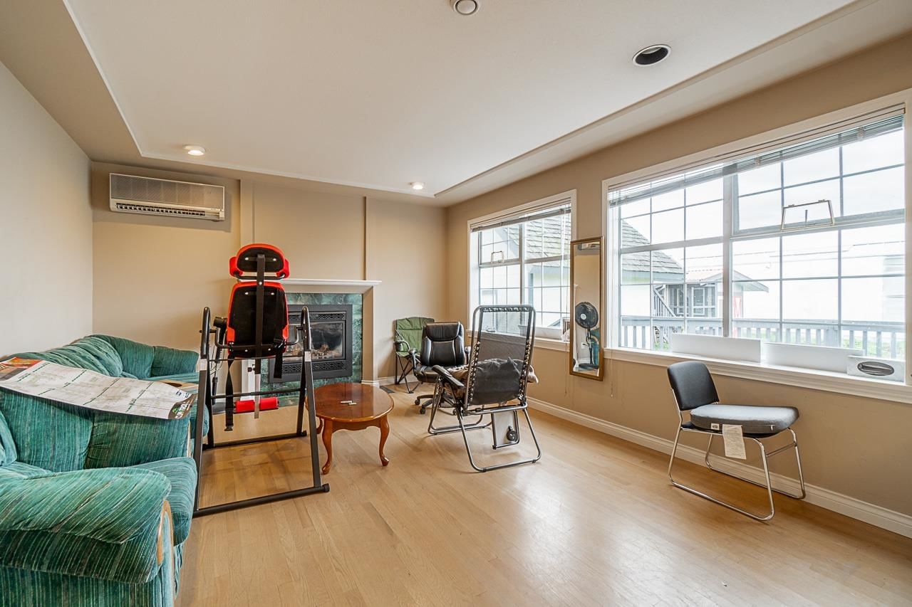 Listing Image 14