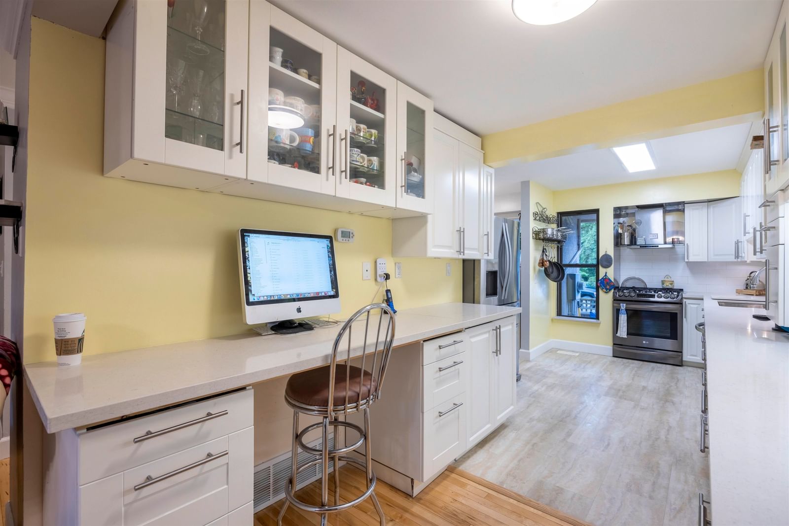 Listing Image 6