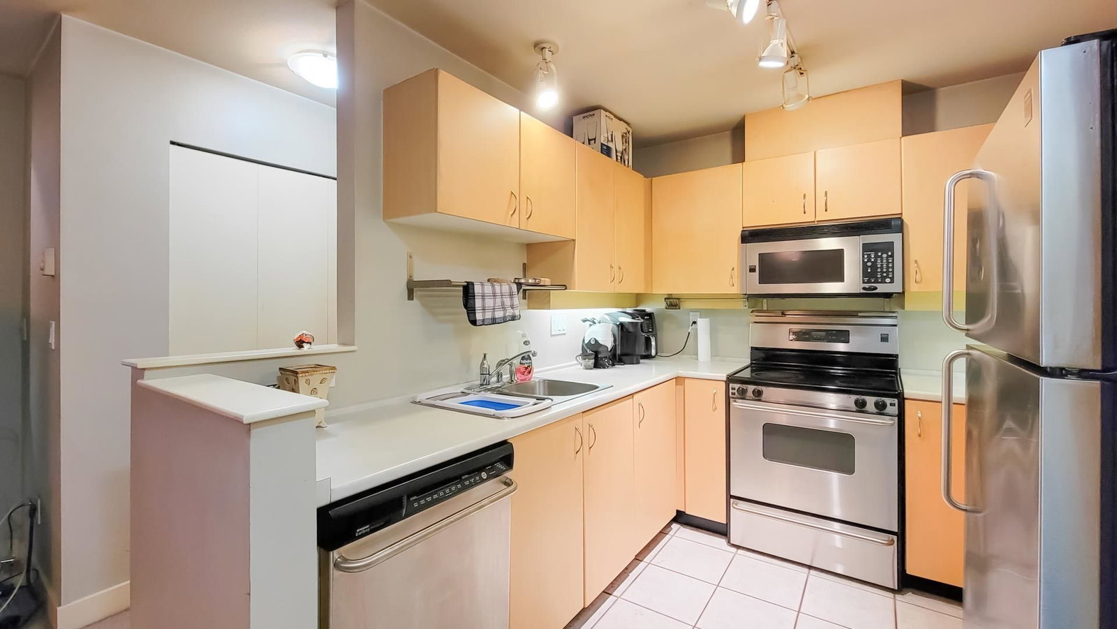 Listing Image 3