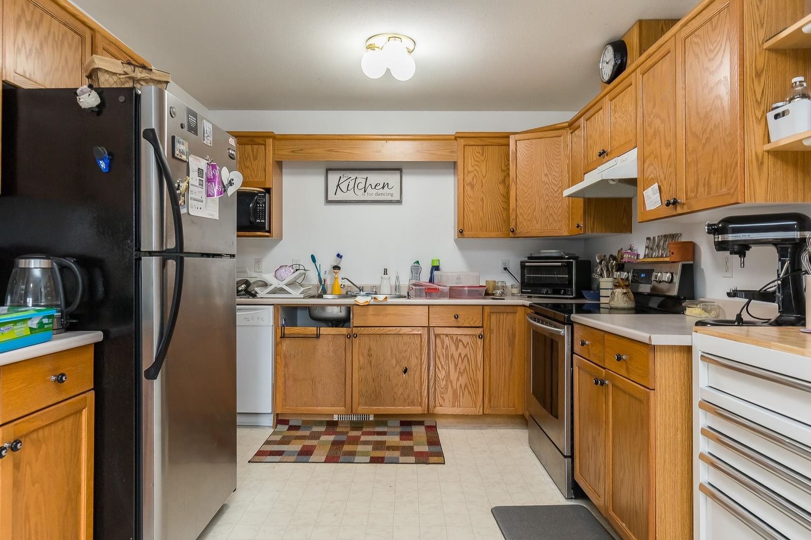 Listing Image 4