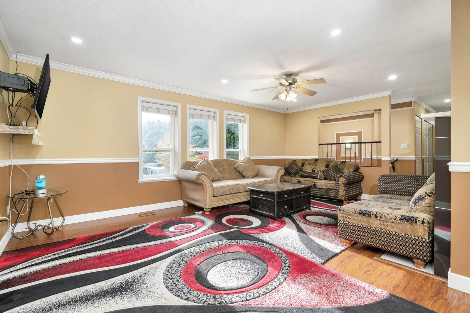 Listing Image 3