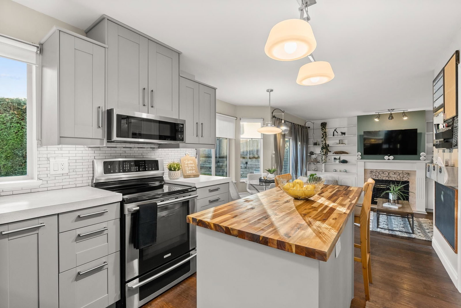 Listing Image 11