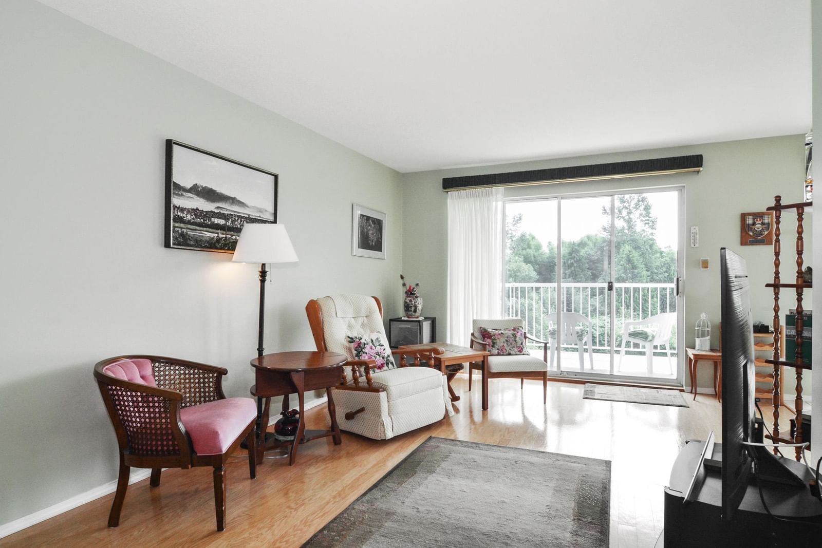 Listing Image 10