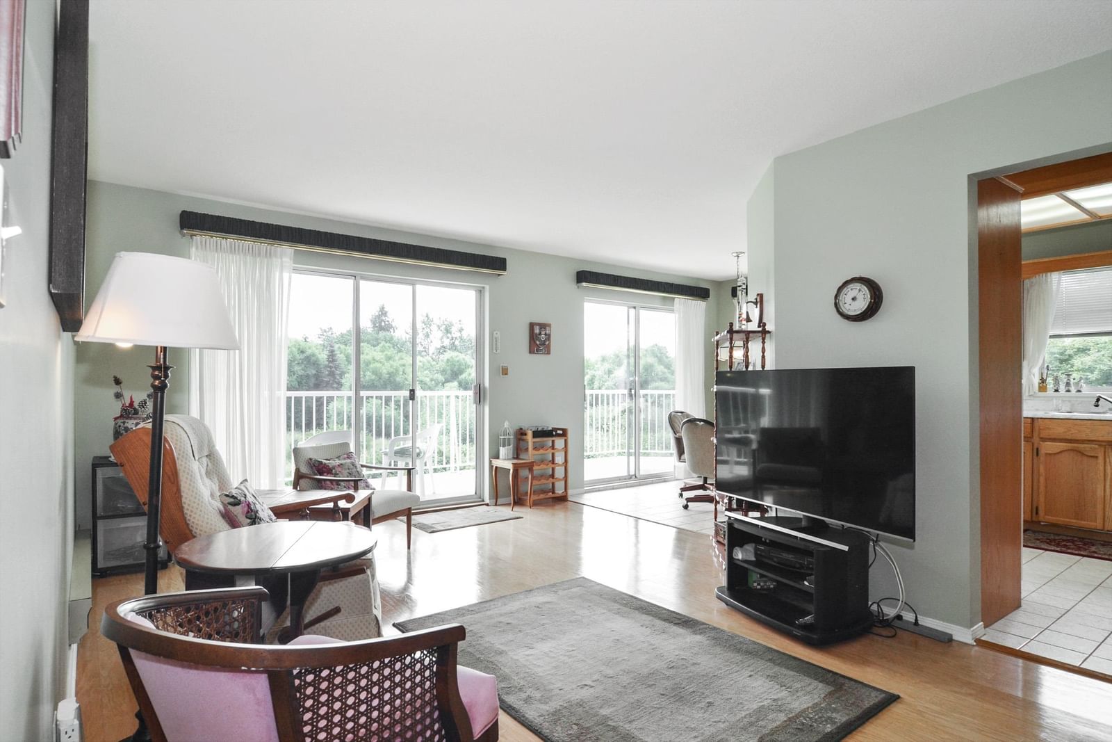 Listing Image 8