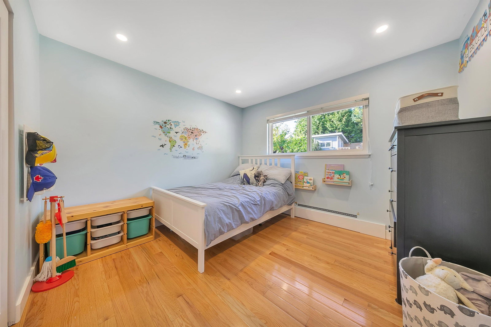 Listing Image 13