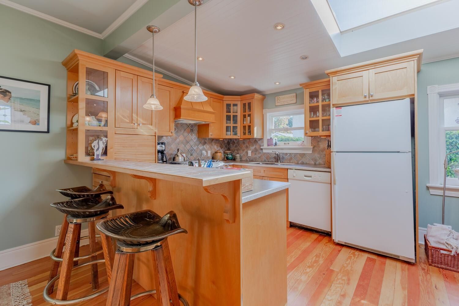 Listing Image 12