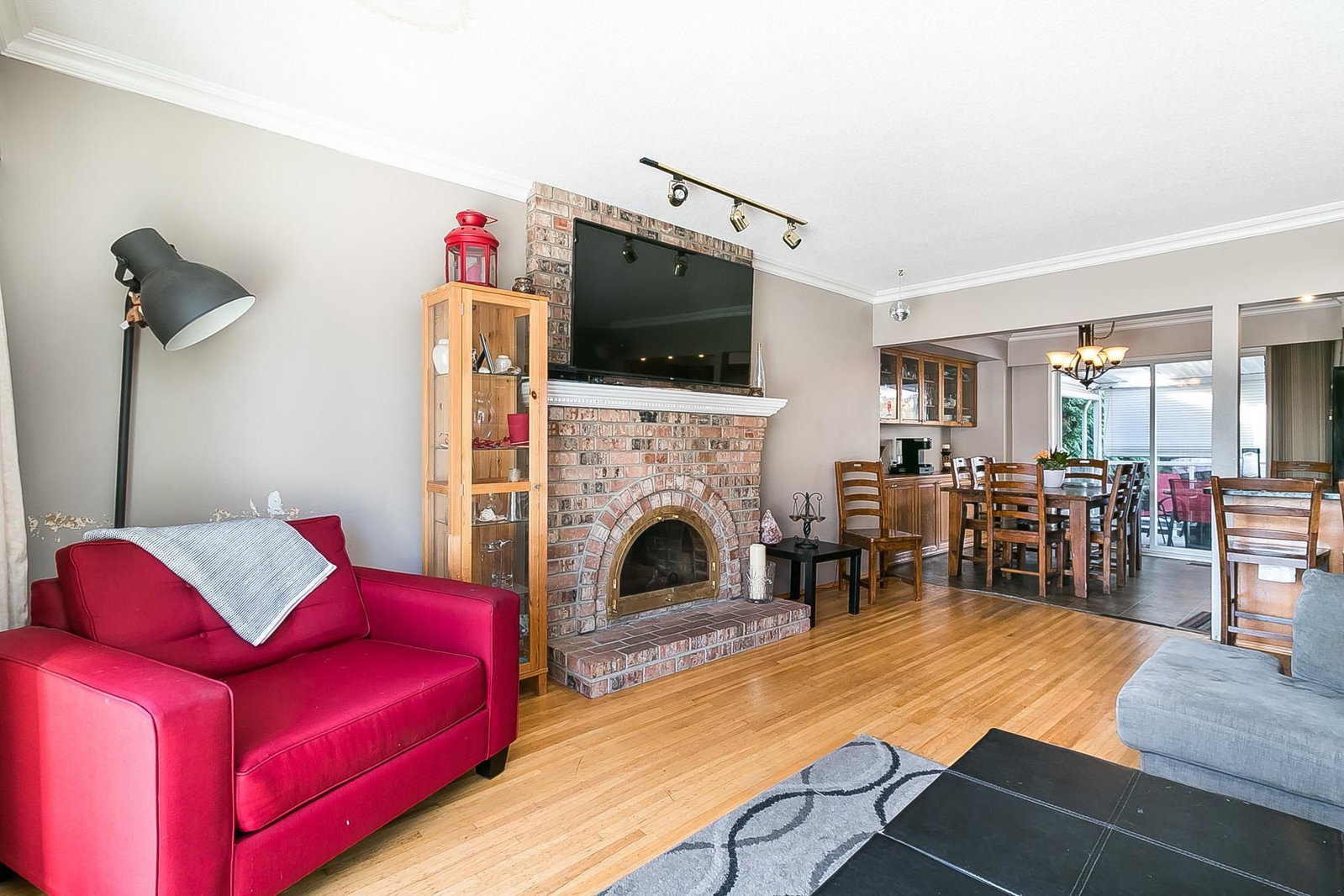Listing Image 9